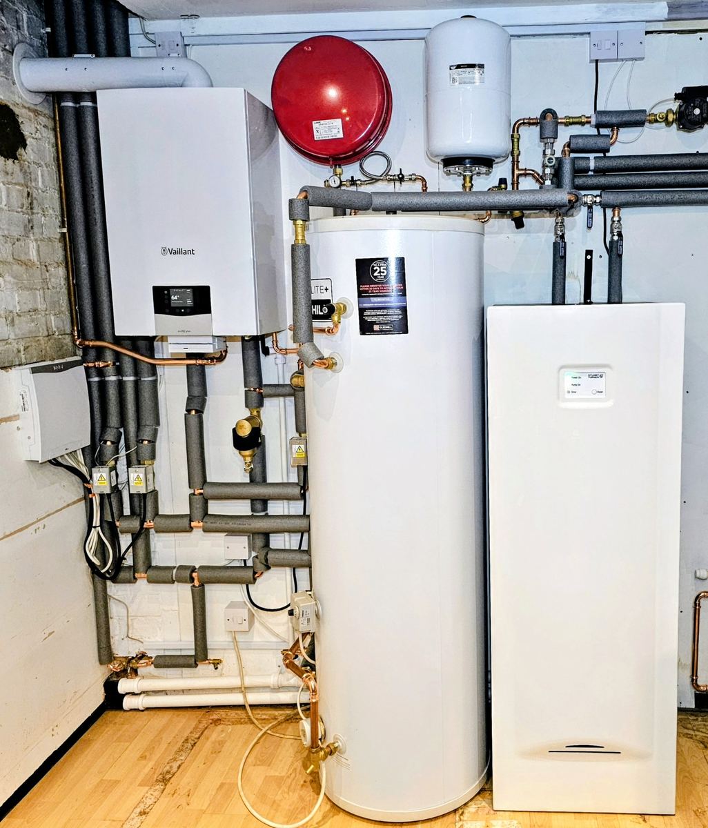 Vaillant boiler, Gledhill cylinder and heating controls installation